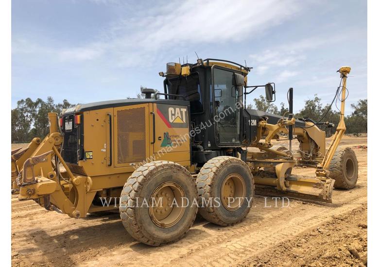 caption CATERPILLAR 12M Motor Graders
