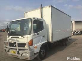 2003 Hino Ranger FC4J - picture2' - Click to enlarge