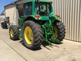 John Deere 6520 FWA/4WD Tractor - picture1' - Click to enlarge