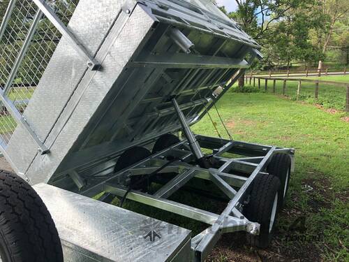 Three Way Hydraulic Tipper with Ramps 10 x 6 - Ship Australia Wide!