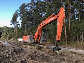 Hitachi ZX240-3 Excavator - picture0' - Click to enlarge