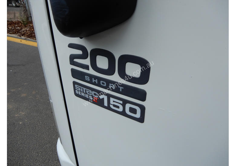 caption Isuzu NLR200 Refrigerated Truck