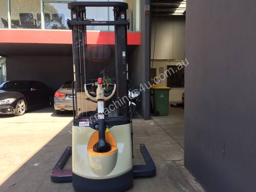 Crown SX3000 Walkie Stacker - Full Refurbished