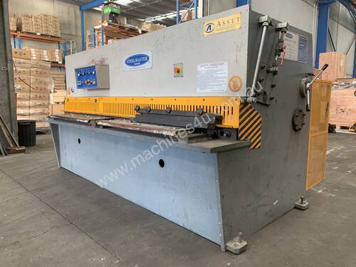 Just In - Heavy Duty 2500mm x 4mm Hydraulic Guillotine with Power Back Guage