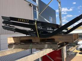 Caterpillar D5K Forward Sweeps, Roof Frame and Rear Screen - picture0' - Click to enlarge