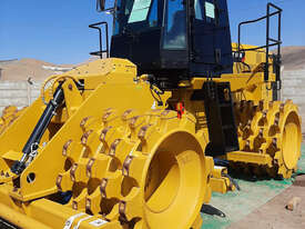 Caterpillar 815K Compactor - picture0' - Click to enlarge