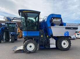 2004 New Holland/Braud VX680 Grape Harvester - picture1' - Click to enlarge