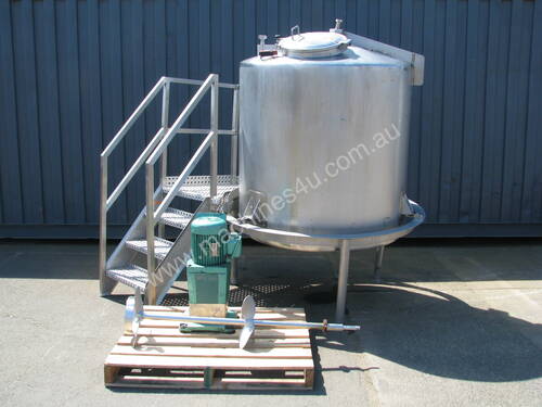 Large Stainless Steel Tank with Mixer - 1400L