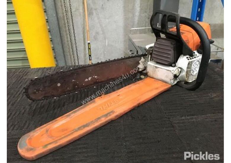 caption Chainsaw, Stihl Magnum