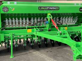 2020 AGROLEAD 3000/23T - picture1' - Click to enlarge