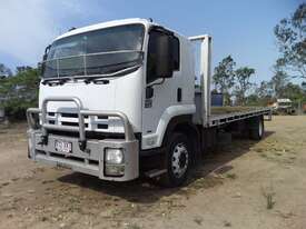Isuzu tray truck - picture0' - Click to enlarge