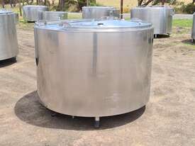 1,550lt STAINLESS STEEL TANK, MILK VAT - picture0' - Click to enlarge