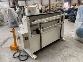 Used Fintek Guillotine 1320 x 2mm - picture0' - Click to enlarge