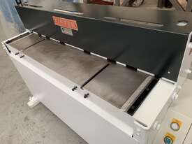 Used Fintek Guillotine 1320 x 2mm - picture1' - Click to enlarge
