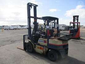 Komatsu FG25T-11 - picture2' - Click to enlarge