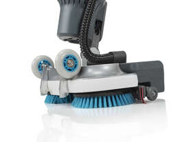 I-MOP LITE SCRUBBER WITH CHARGER & BATTERY - picture0' - Click to enlarge