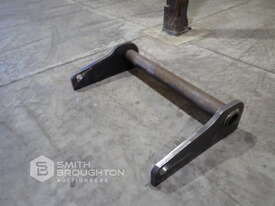 BRACKETS - MANITOU TELEHANDLER (UNUSED) - picture0' - Click to enlarge