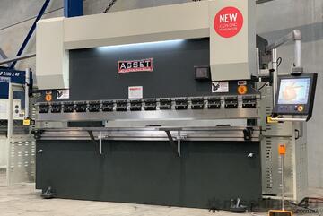 4000mm x 135Ton CNC With Australian Made 2D-3D Graphical Controller, Laser Guards & Table Crowning