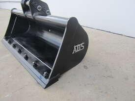 JCB 2 Tonne Mud Bucket | 1000mm | 12 month warranty | Australia wide delivery - picture0' - Click to enlarge
