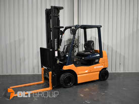 Toyota 7FB25 2.5 Tonne Electric Forklift 6000mm Mast with Sideshift and Fork Positioner 2881 Hours - picture0' - Click to enlarge