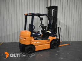 Toyota 7FB25 2.5 Tonne Electric Forklift 6000mm Mast with Sideshift and Fork Positioner 2881 Hours - picture1' - Click to enlarge