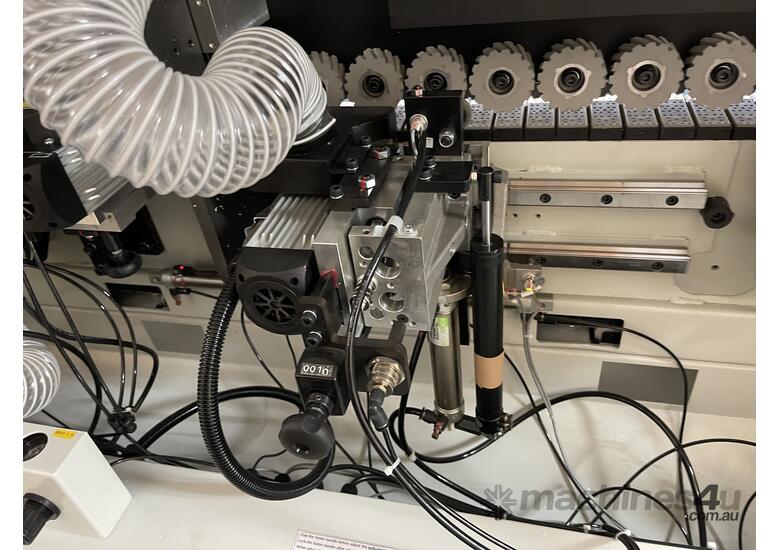 caption OAV Saber Elite Smart Edge Pro - A perfect blend of simplicity, quality and affordability.