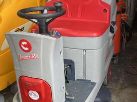 comac Innova 85b Ride on scrubber - picture0' - Click to enlarge