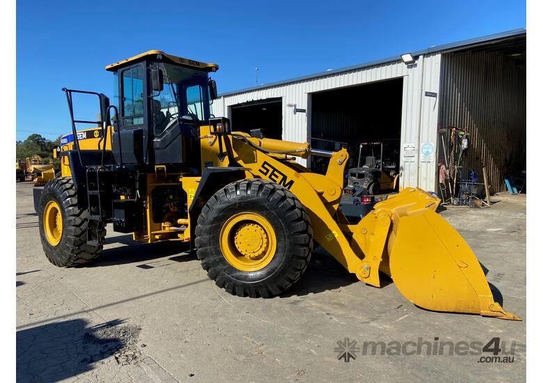 caption EX DEMO SEM658D Loader