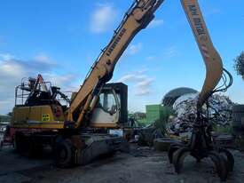 924 LIEBHERR Material Handler - picture0' - Click to enlarge