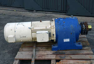 GEARBOX 44:1 90mm shaft Enclosed Gear Drive Gear Box 5.5-10kW Dual Speed Motor