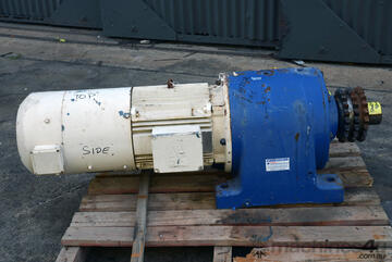 GEARBOX 44:1 90mm shaft Enclosed Gear Drive Gear Box 5.5-10kW Dual Speed Motor