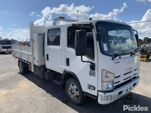 2014 Isuzu NPR 300