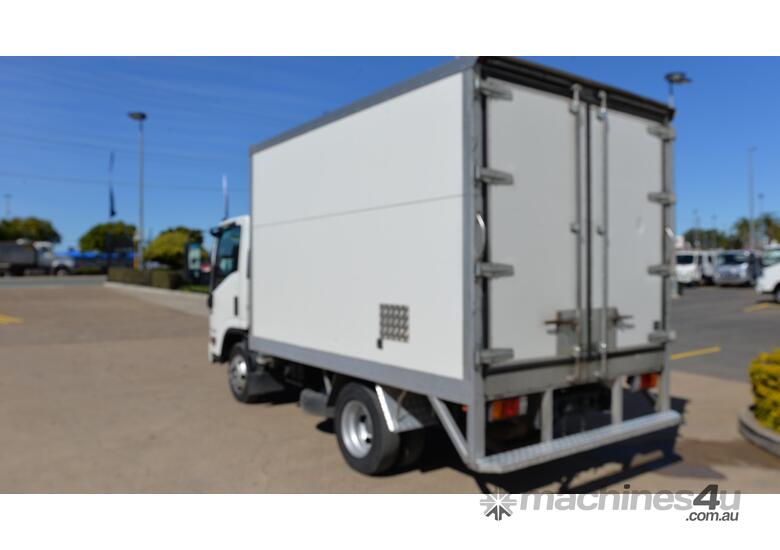 caption 2016 ISUZU NPR PANTECH - Chiller