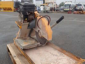 PETROL BRICKSAW - picture1' - Click to enlarge