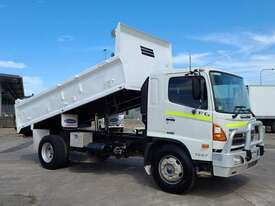 Hino FG - picture0' - Click to enlarge