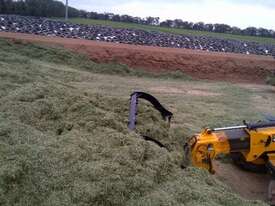 Silage Shark Bucket Grapple - picture1' - Click to enlarge