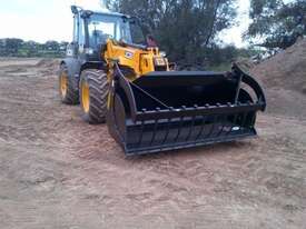 Silage Shark Bucket Grapple - picture2' - Click to enlarge