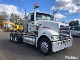 2010 Mack Trident - picture0' - Click to enlarge