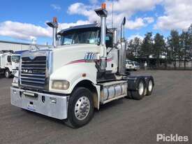 2010 Mack Trident - picture0' - Click to enlarge