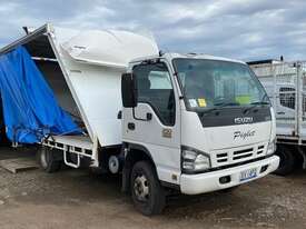 Isuzu NPR - picture0' - Click to enlarge