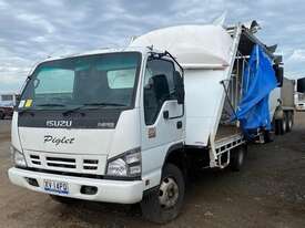 Isuzu NPR - picture1' - Click to enlarge