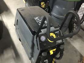 Ex Hire - Karcher Escalator Cleaner BR 47/35 - picture0' - Click to enlarge