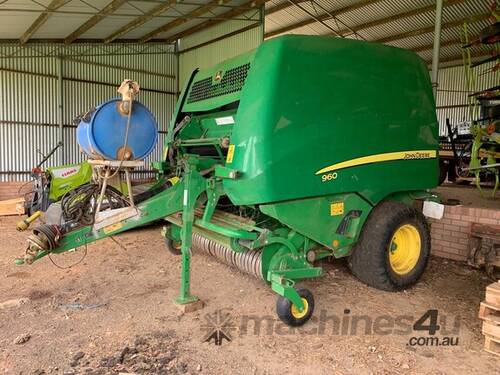 2017 John Deere 960 Round Balers