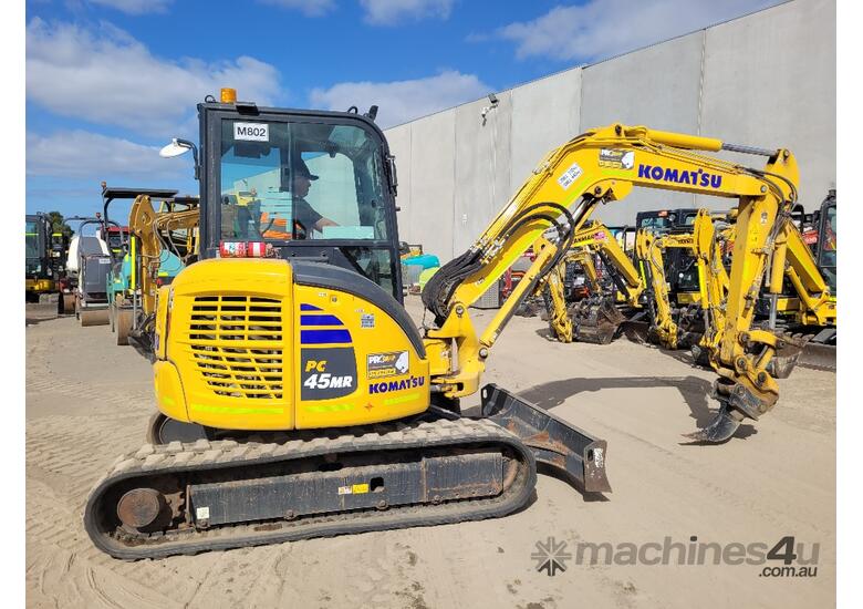 2022 KOMATSU PC45MR-5 5T EXCAVATOR WITH FULL CAB, TIER 1 SPEC, LOW 950 HRS