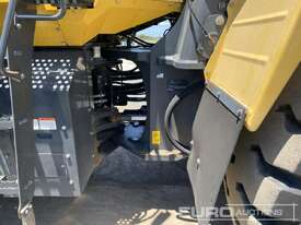 Komatsu WA470-7 Wheeled Loader - picture1' - Click to enlarge