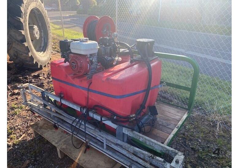 caption SILVAN 400L Sledmount Sprayer Pull Sprayers