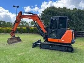 2017 Hitachi ZX65 - picture0' - Click to enlarge