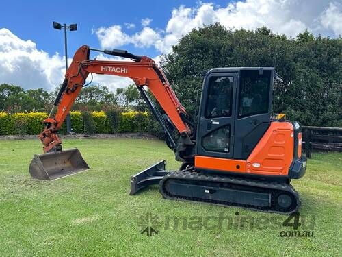 2017 Hitachi ZX65