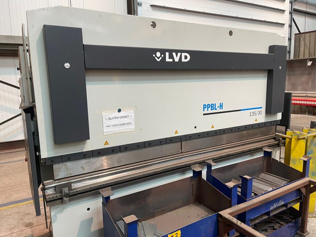 Used 2005 LVD Pressbrake LVD PPBLH 135 30 Press Brake in , Listed on Machines4u