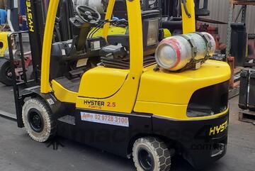 ACTIVE FORKLIFTS - Hyster 2.5 ton container entry Forklift for sale-2017 model 4590mm lift height so